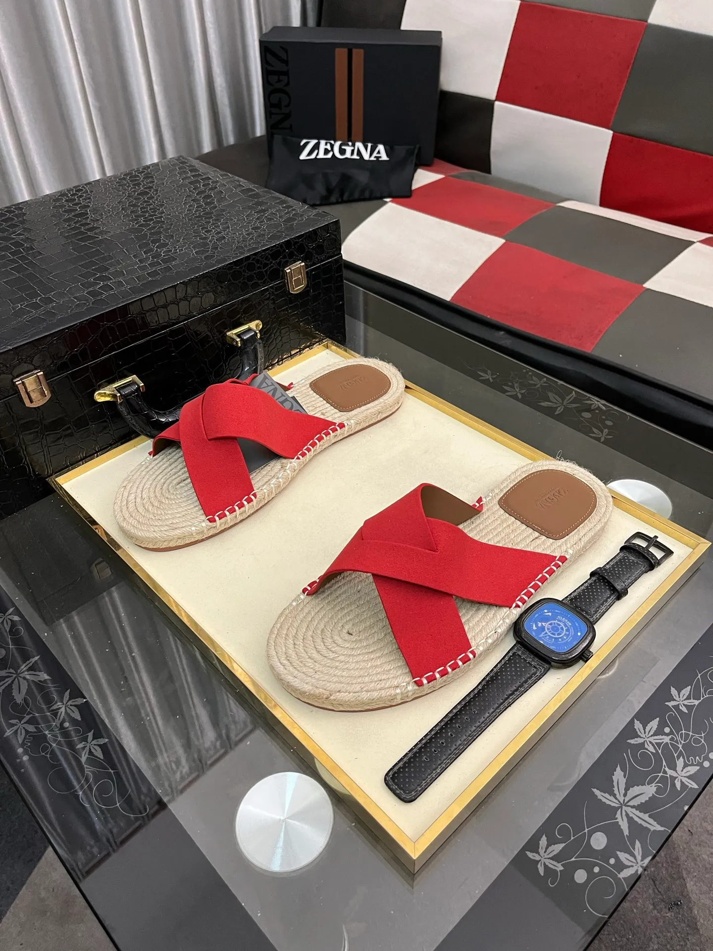 Men's shoes 💰320⌚️⌚️《HERMES》Hermès 💁♂️Men's casual slippers, compare the quality at the counter🧚🏿♂️ The upper layer has a stone pattern with clear texture, showing high-end, high-end, comfortable to wear and versatile. Purely hand-pulled, raw rubber breathable outsole, breathable and comfortable lambskin lining, 100% comfortable density, original rubber outsole wear-resistant code number 38-44. Can be customized 45-46-47